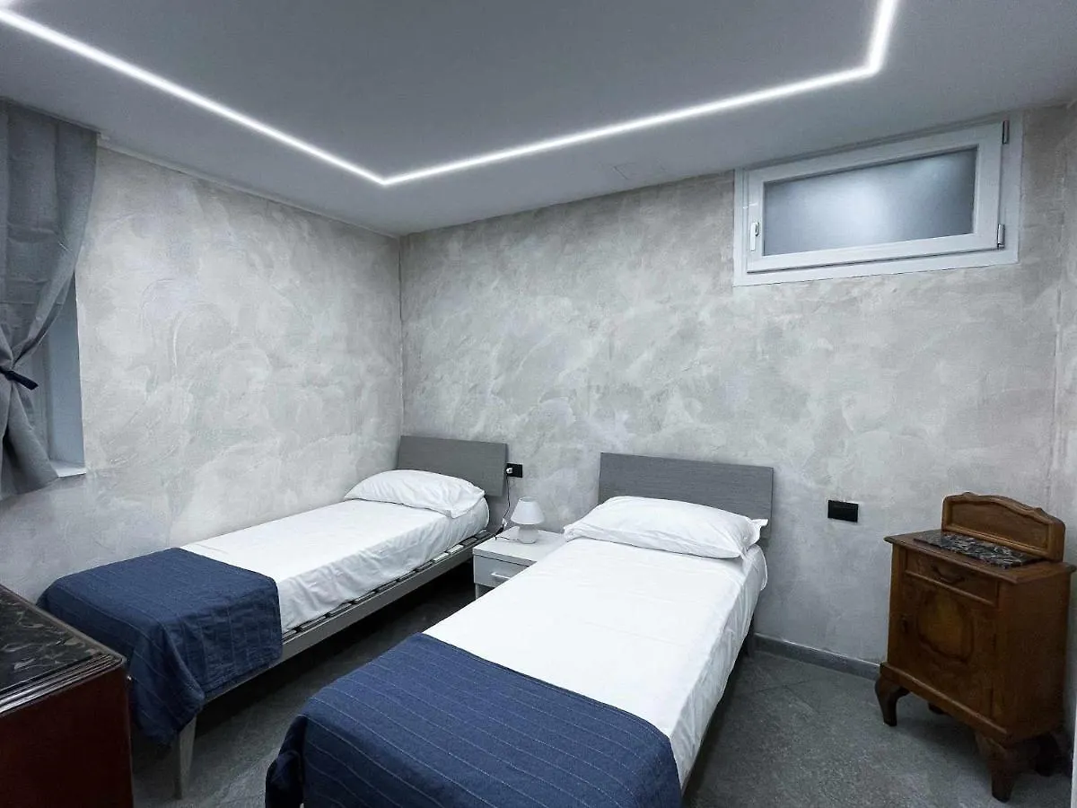 Antico Torchio Apartment Limonta 0*,  Ιταλία